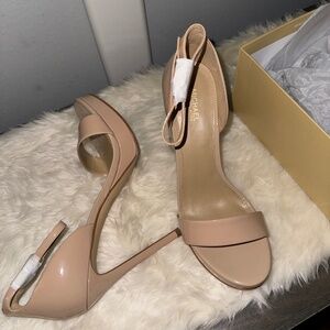 Michael Kors- Jordyn Patent Leather Platform Sandal- Light Blush- 8.5 New